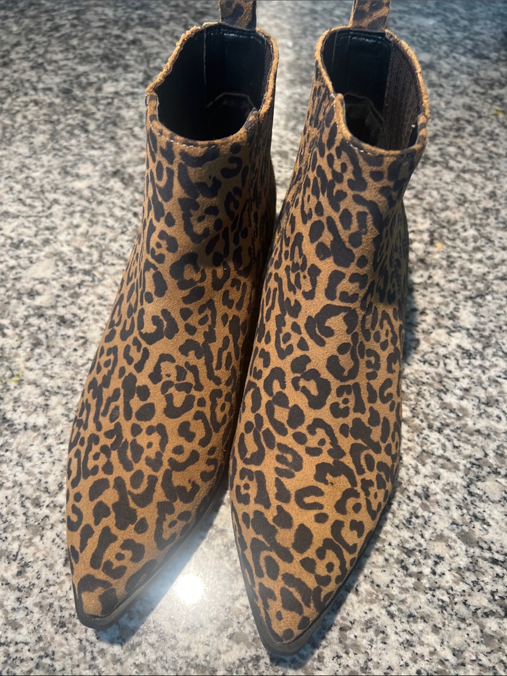 Marc Fisher leopard print pointed toe block heel ankle boots 8 date night fall - Picture 4 of 10